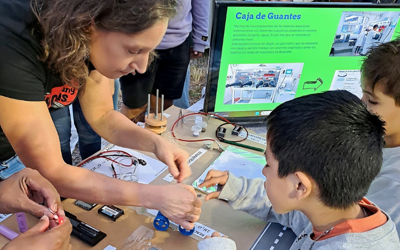 Imagen de Científicos y científicas de la UNJu participaron del Festival